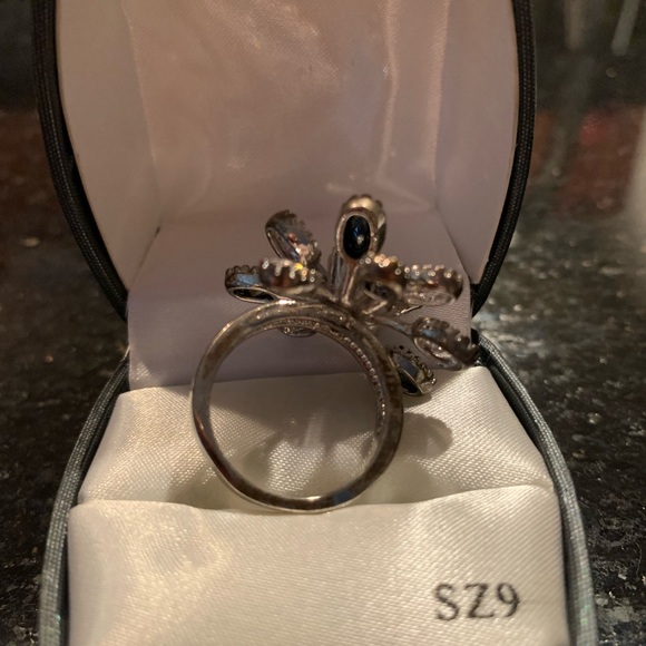 New statement RING - Picture 3 of 3